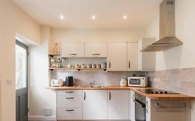 Cosy Cottage, River Wye, Near Builth Wells